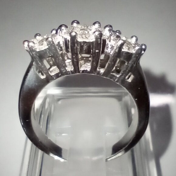 CLEARANCE!  14Kt White Gold Full-Carat White Diamond Flower Cluster Ring - Picture 4 of 6
